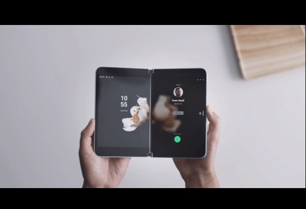 microsoft-dan-ikiekranli-surface-duo-android-smartfon-foto